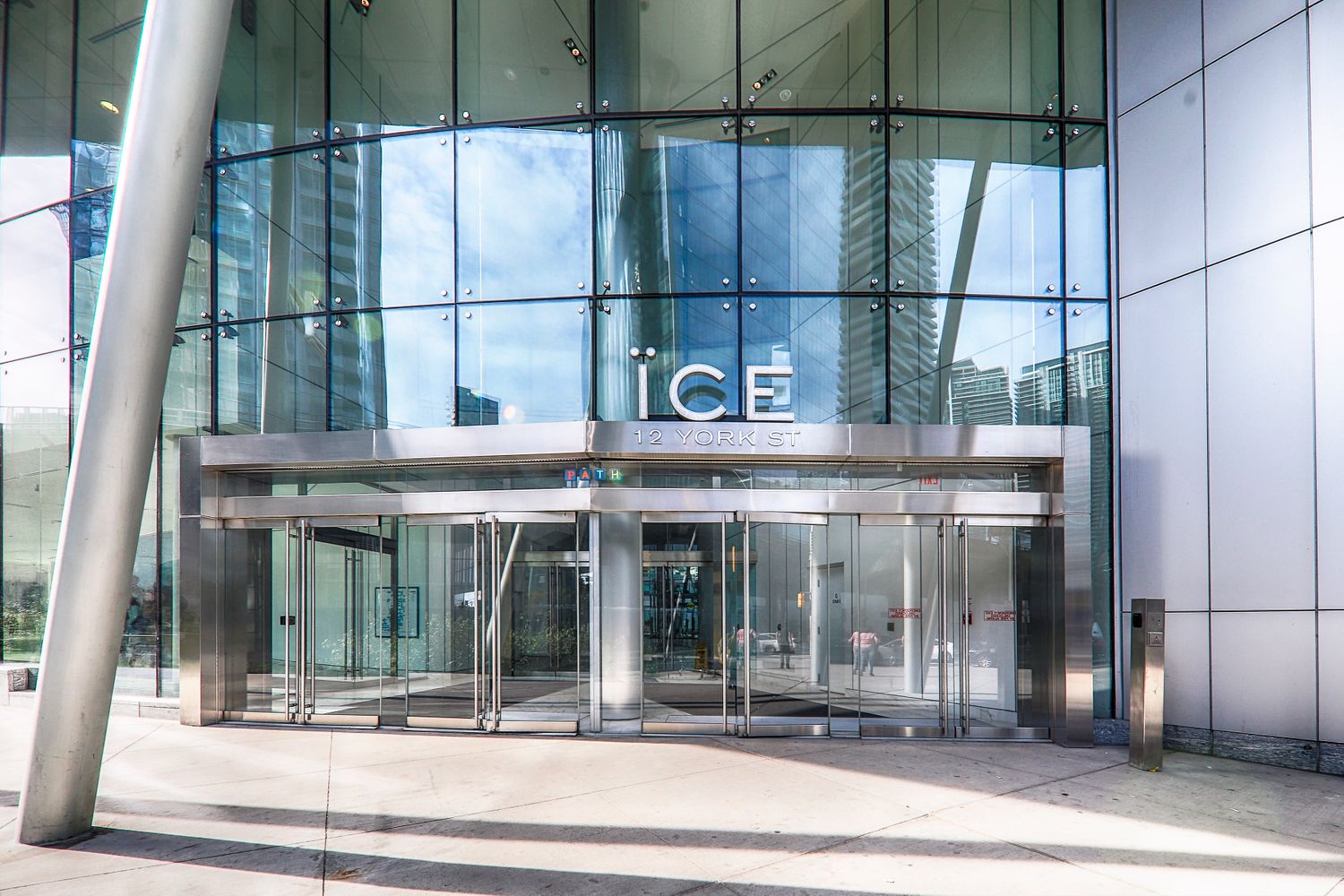 14 York Street. Ice Condos | Ice Condos II is located in  Downtown, Toronto - image #6 of 7