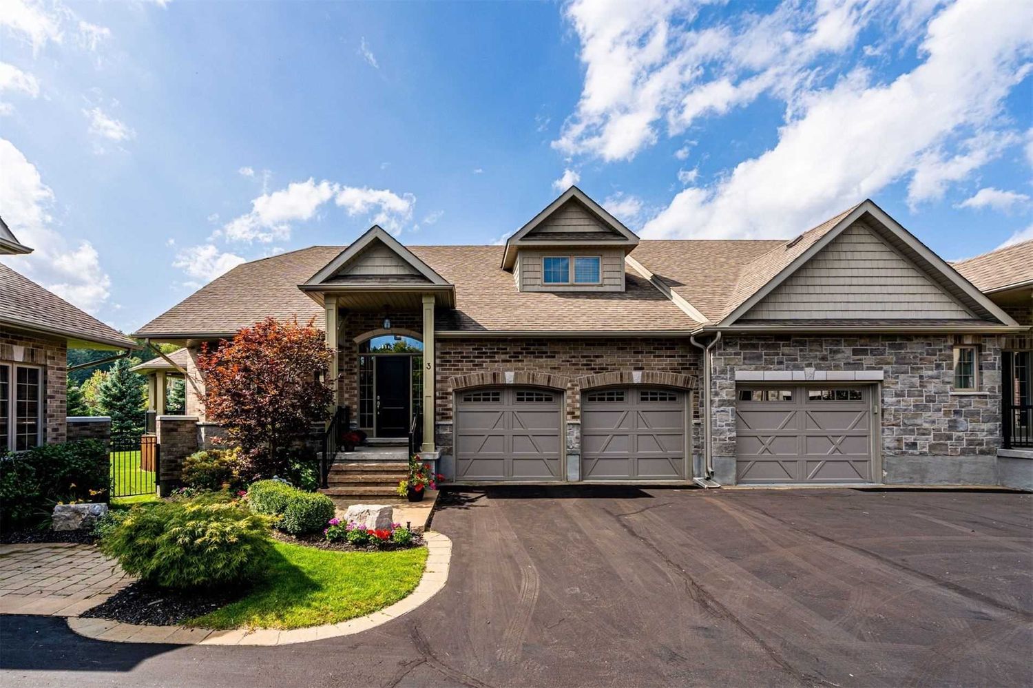 1-40 Reddington Drive. Legacy Pines Townhomes is located in  Caledon, Toronto - image #1 of 2