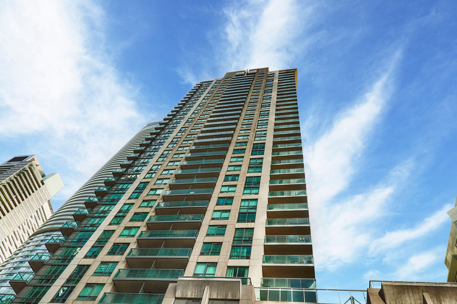 30 Grand Trunk Crescent. Infinity I Condos is located in  Downtown, Toronto - image #3 of 4
