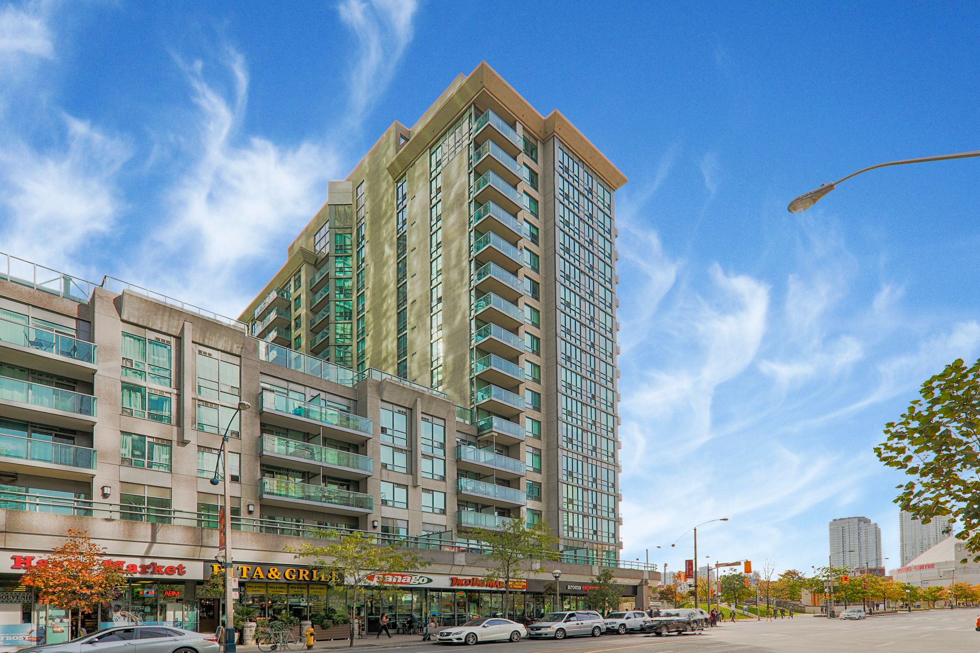 51 Lower Simcoe St Infinity II Condos strata.ca