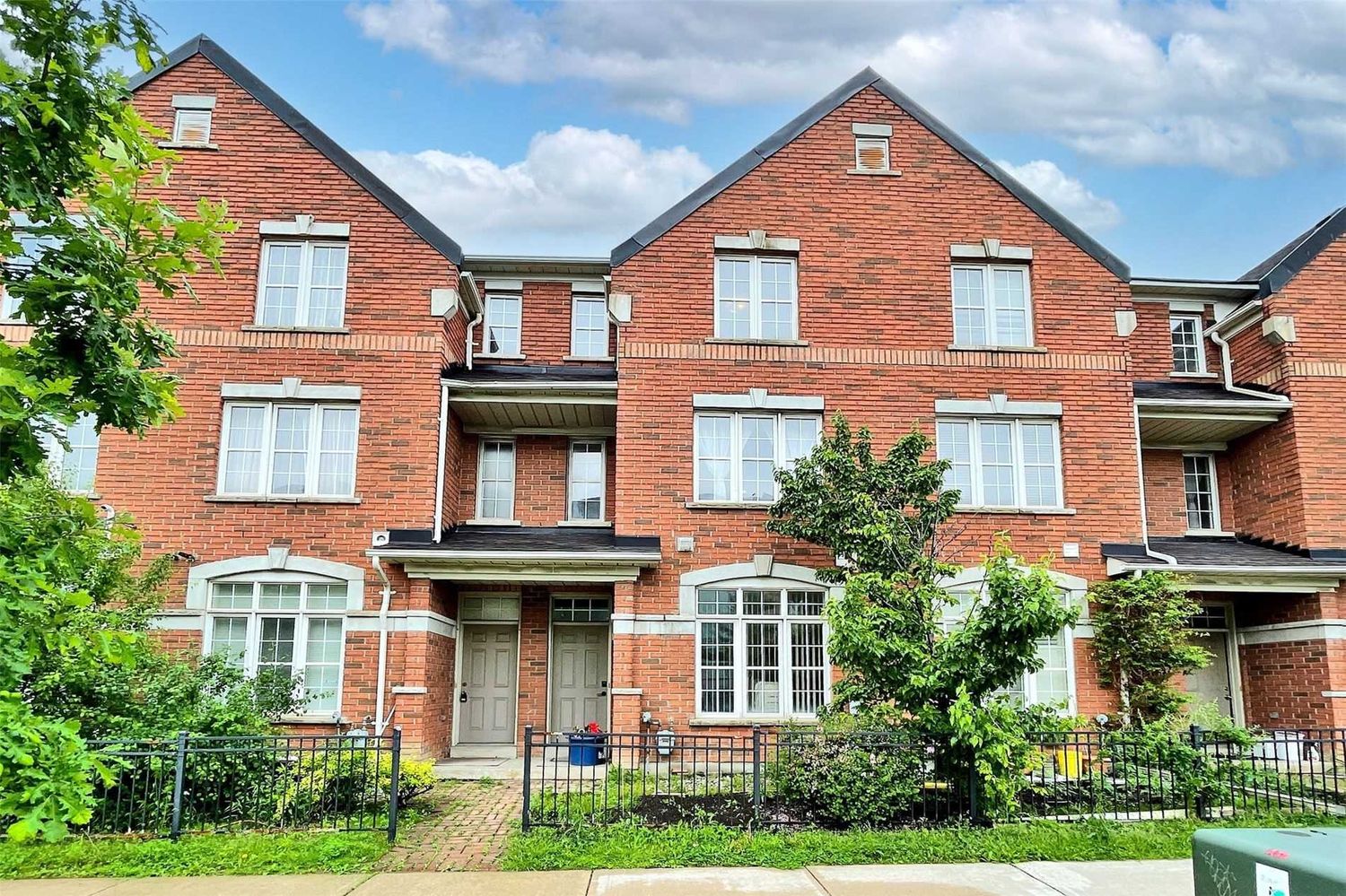 1-34 Woltner Way. Woltner & Nakina Way Townhomes is located in  Markham, Toronto - image #1 of 2