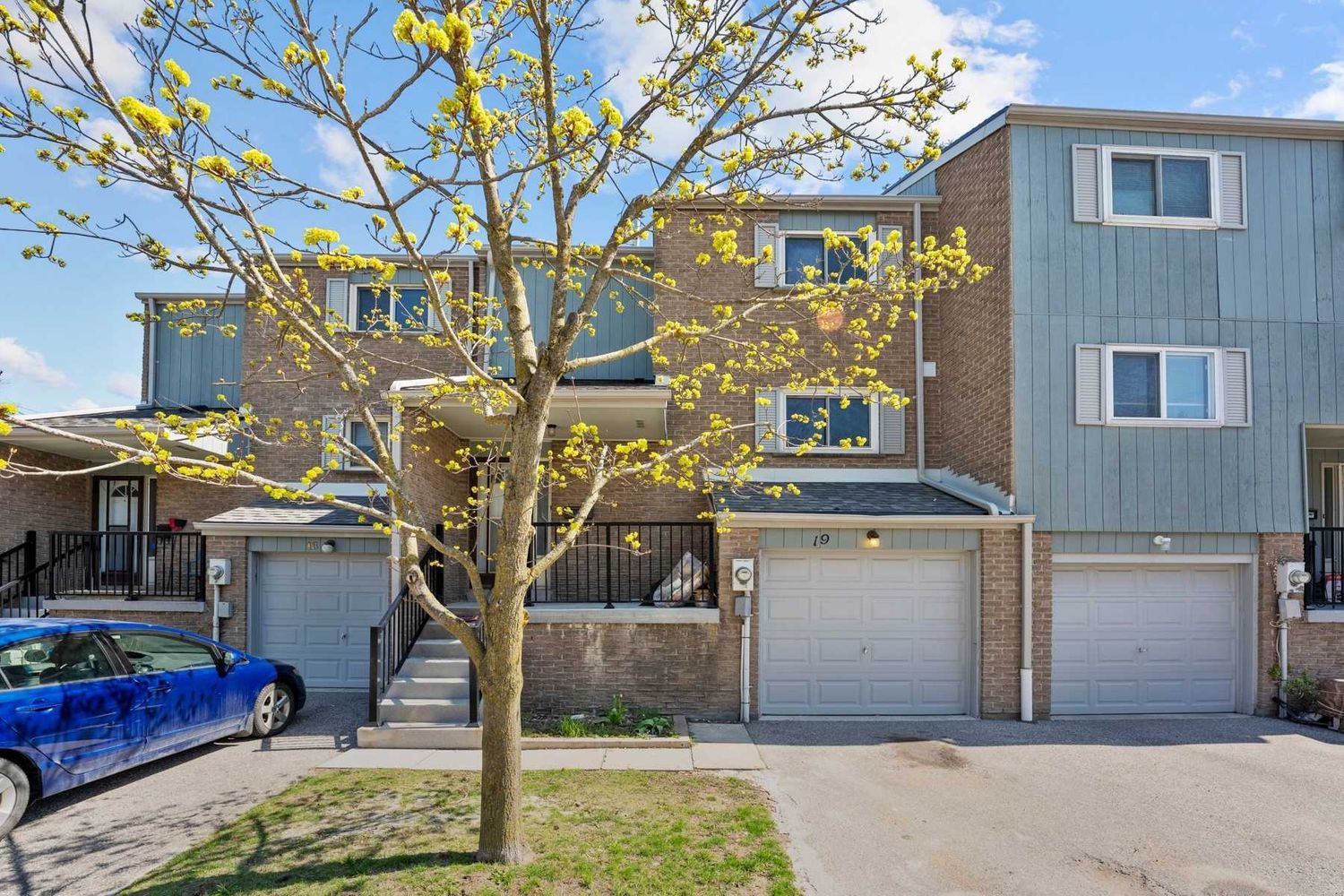 646 Village Parkway. 646 Village Parkway Townhomes is located in  Markham, Toronto - image #1 of 2