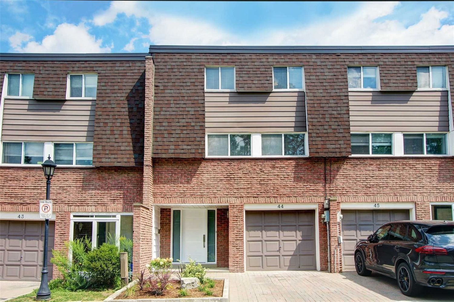 653 Village Parkway. 653 Village Parkway Townhomes is located in  Markham, Toronto - image #1 of 2