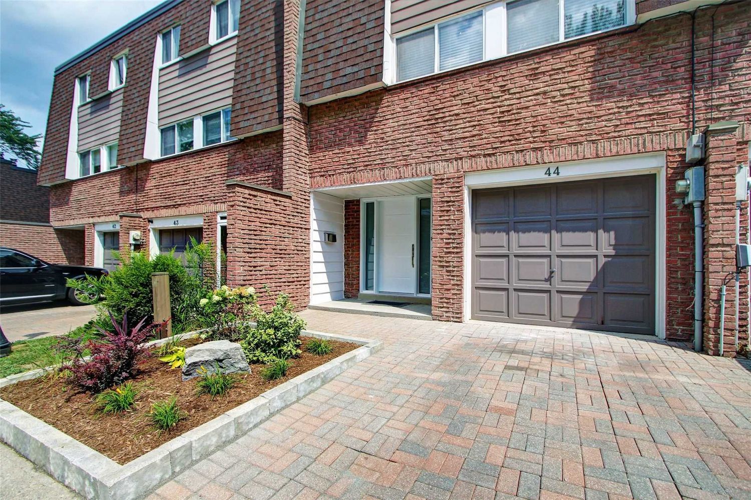 653 Village Parkway. 653 Village Parkway Townhomes is located in  Markham, Toronto - image #2 of 2