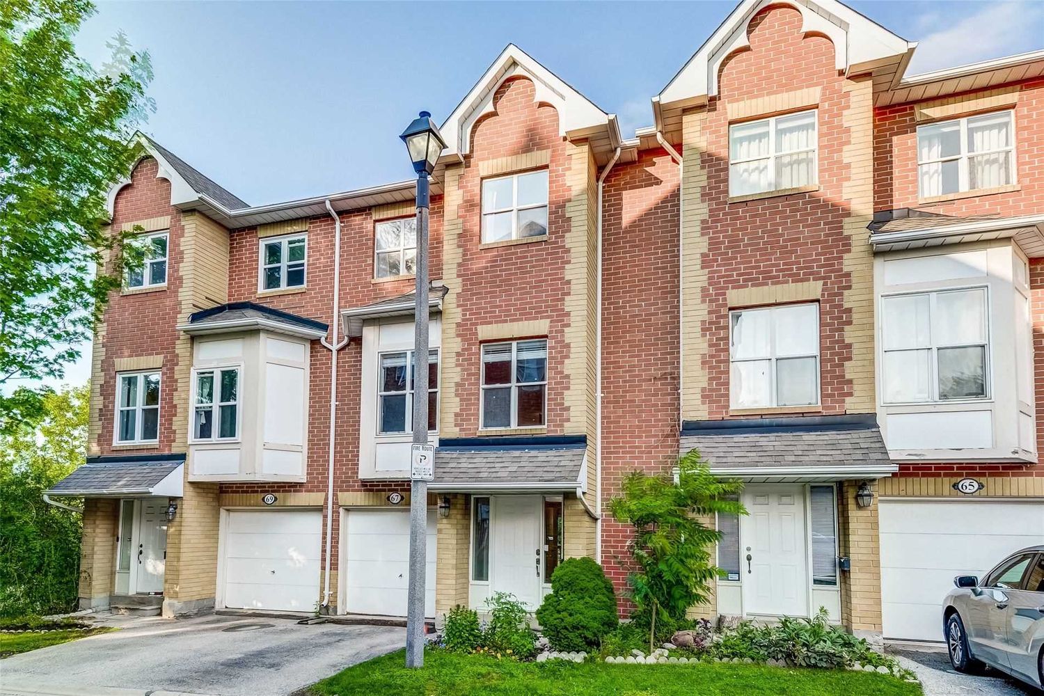 1-150 Maple Park Way. Maple Park Way Townhomes is located in  Markham, Toronto - image #3 of 3