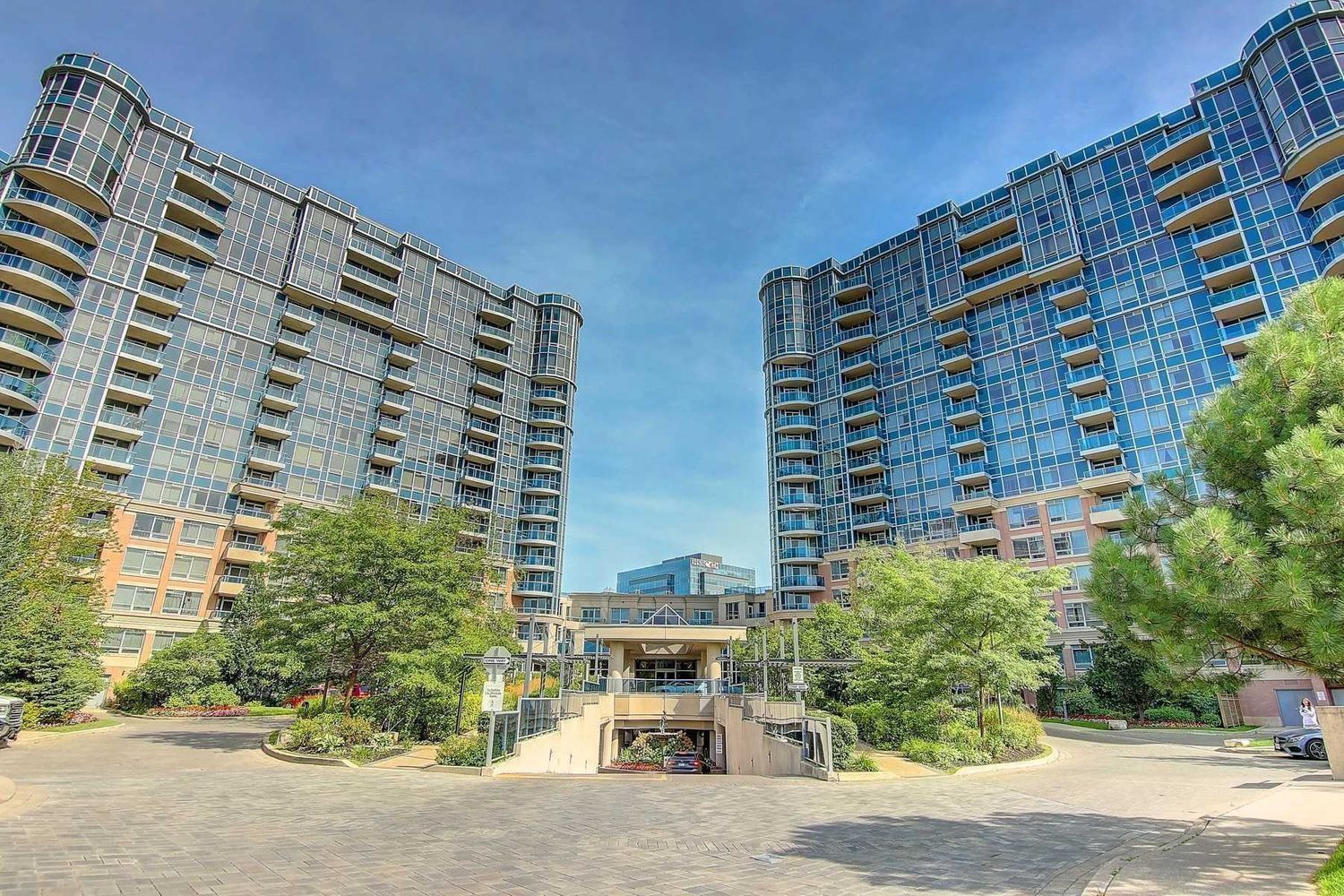 33 Cox Boulevard. Circa I Condos is located in  Markham, Toronto - image #2 of 2