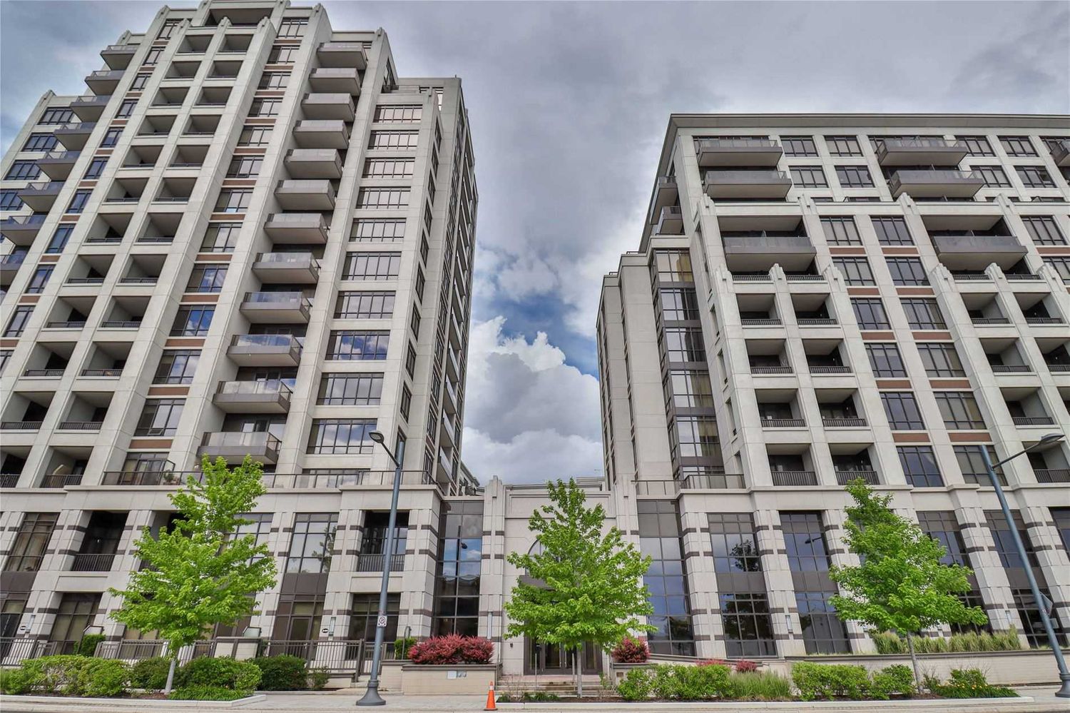 33 Clegg Road. Fontana Condos is located in  Markham, Toronto - image #2 of 2