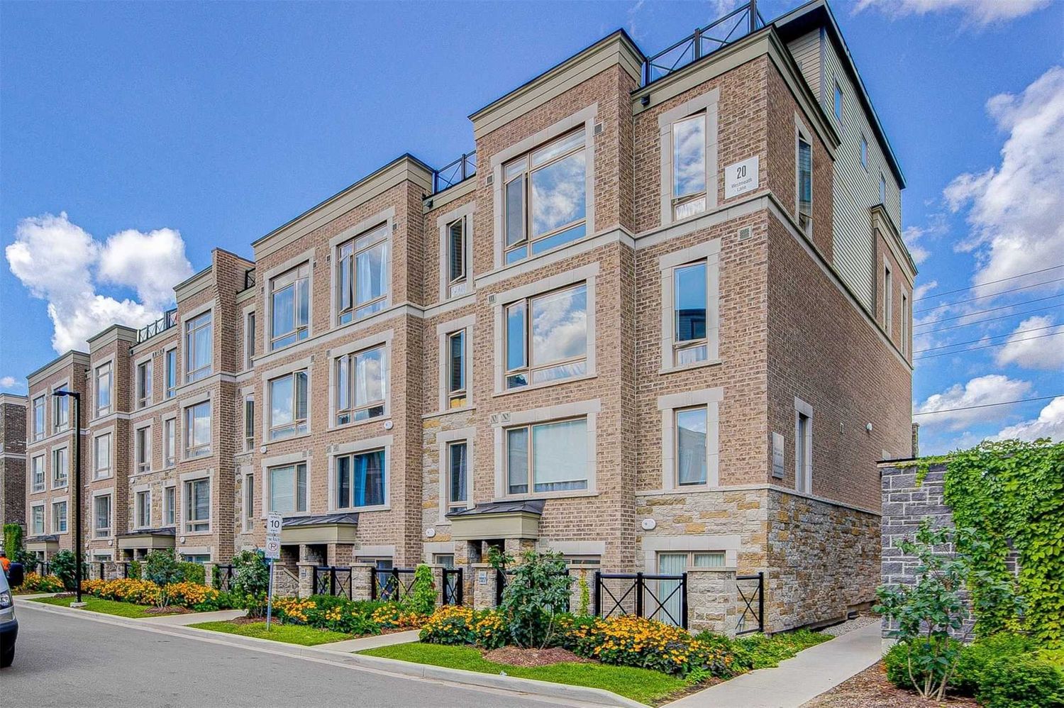 1-30 Westmeath Lane. Grand Cornell Brownstones Townhomes is located in  Markham, Toronto - image #1 of 2