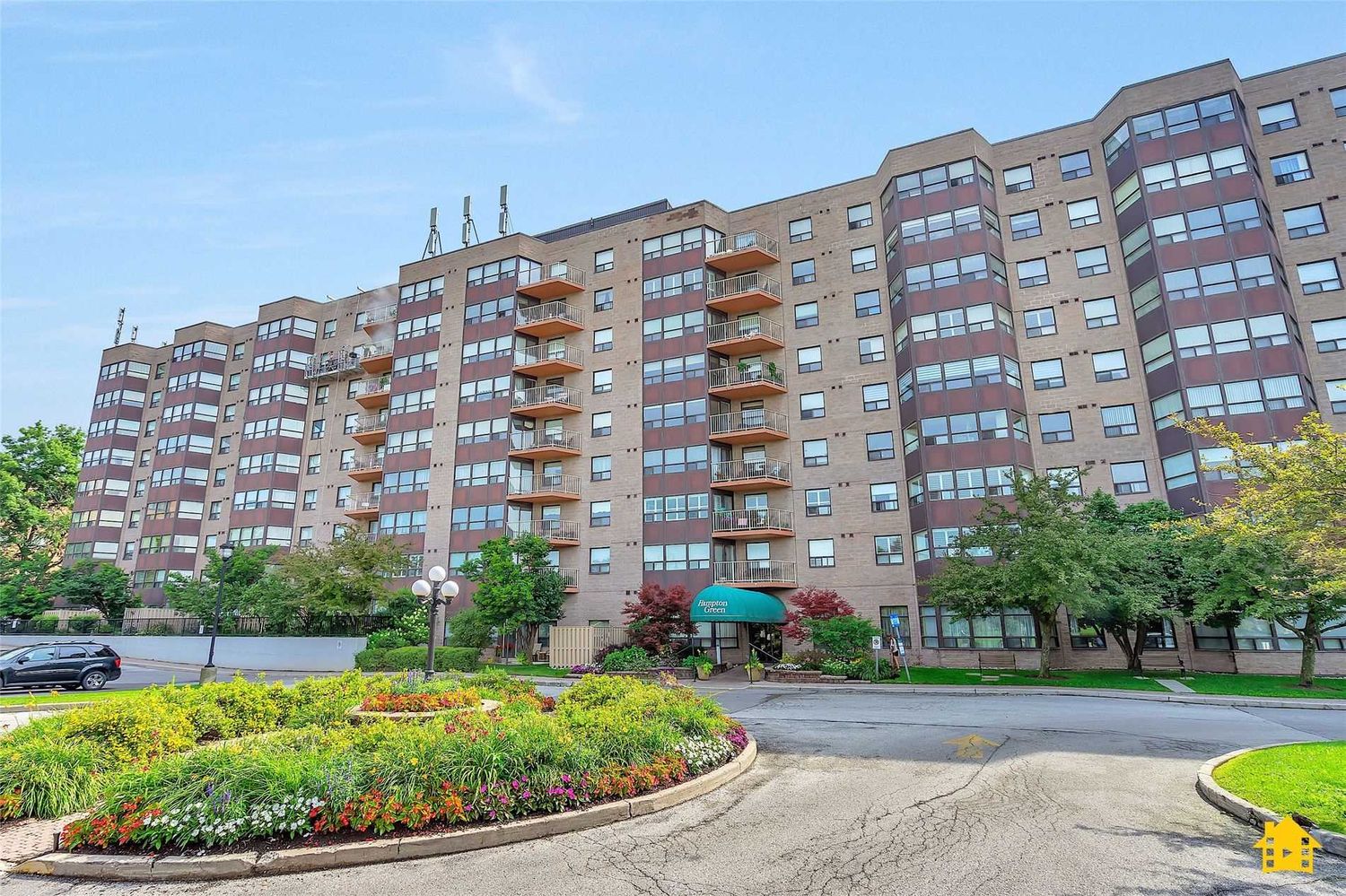 2 Raymerville Drive. Hampton Green Condos is located in  Markham, Toronto - image #2 of 3