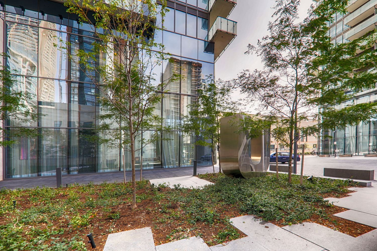 1080 Bay Street. U Condominium is located in  Downtown, Toronto - image #4 of 4