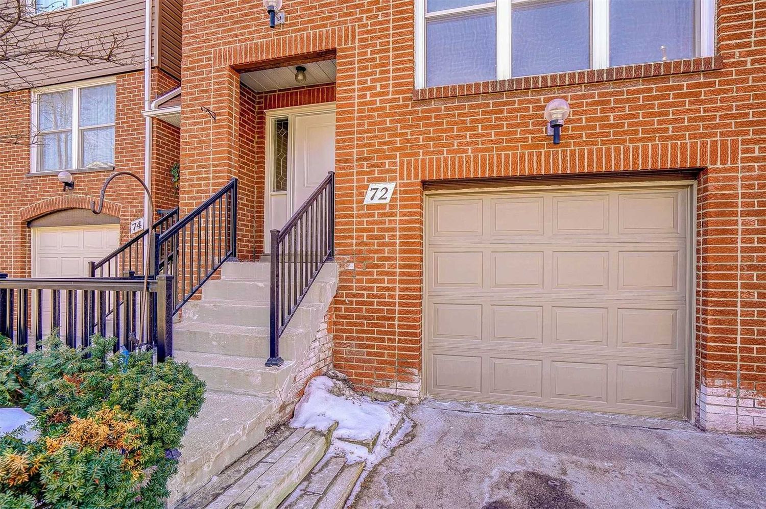 1-96 Windsor Court Road.  Piccadilly Townhomes is located in  Markham, Toronto - image #2 of 2