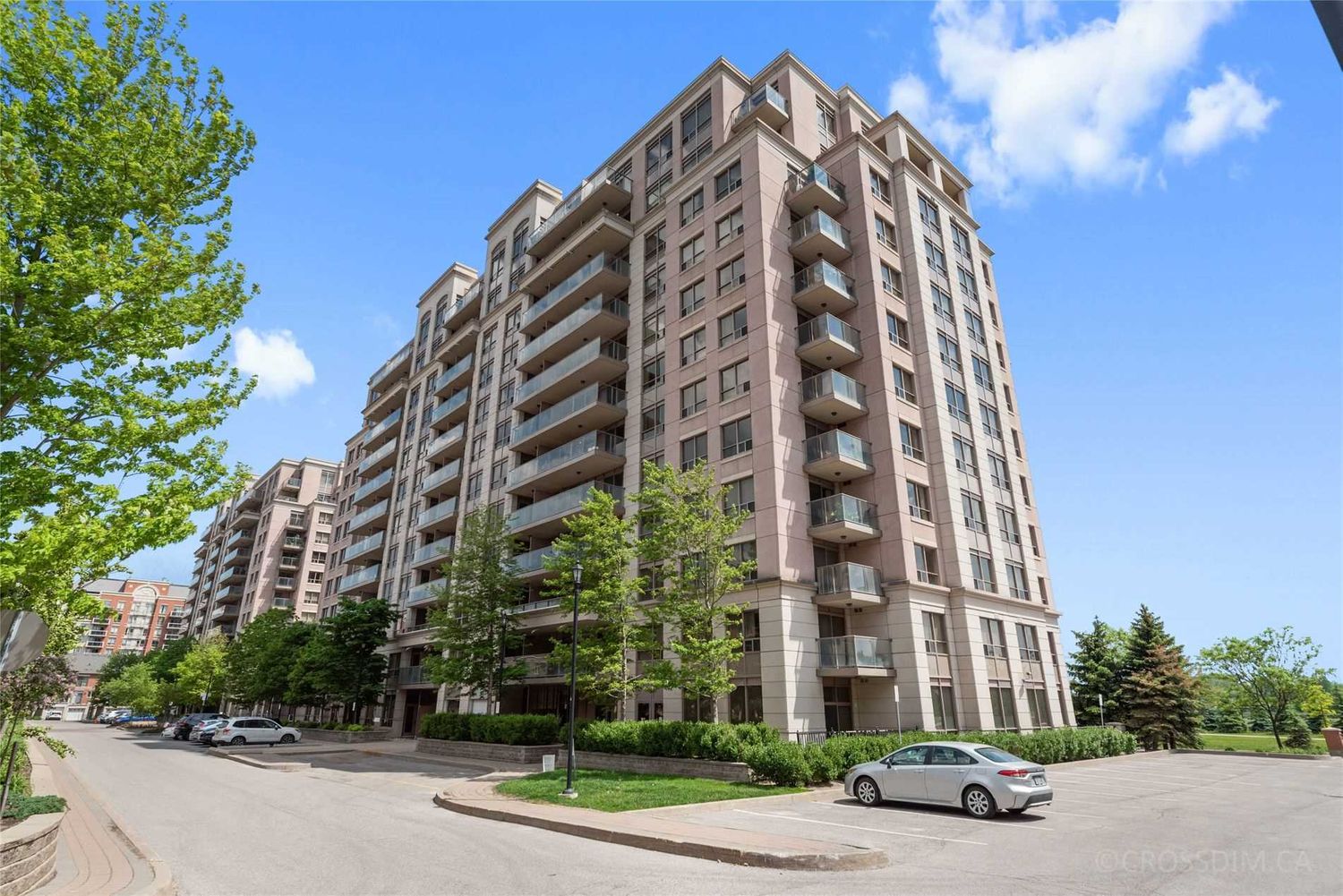 37-39 Galleria Parkway. Parkview Towers - Condos & Townhomes is located in  Markham, Toronto - image #1 of 2