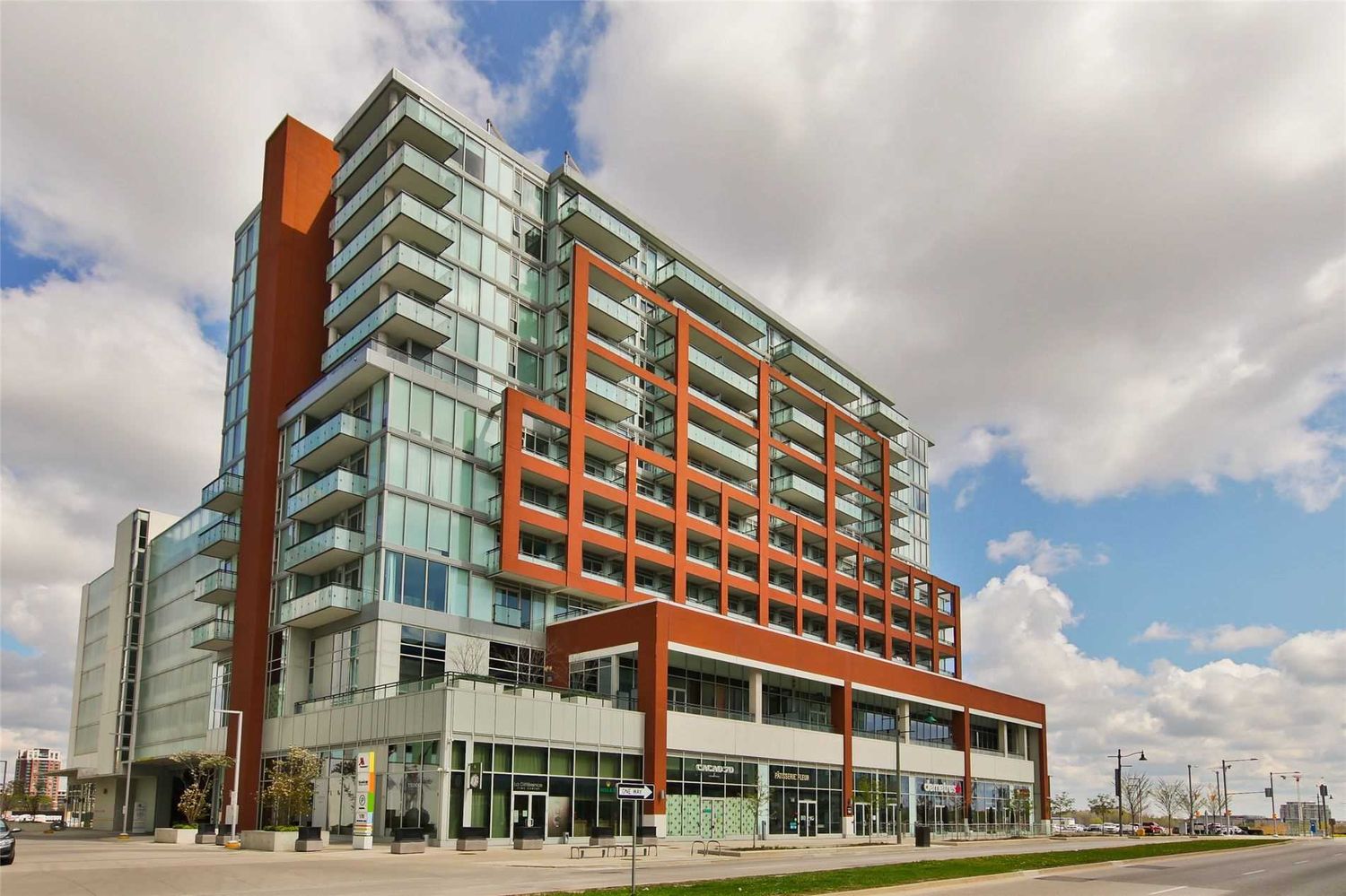 180 Enterprise Boulevard. The Signature Condominium is located in  Markham, Toronto - image #1 of 2