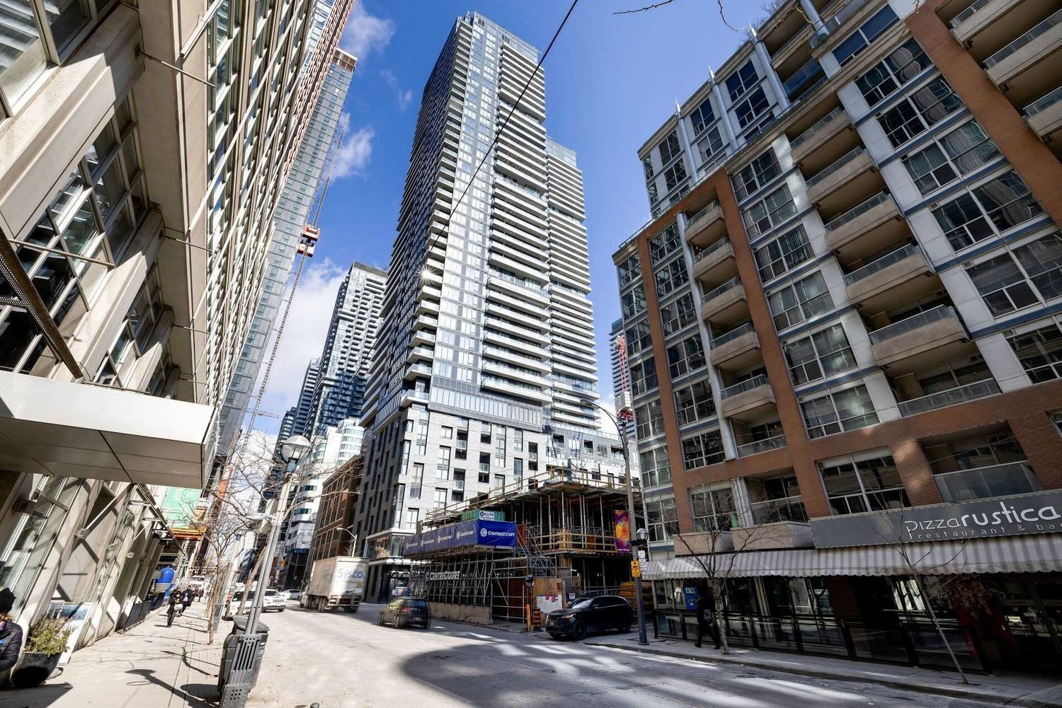 115-125 Blue Jays Way. King Blue Condos is located in  Downtown, Toronto - image #1 of 2