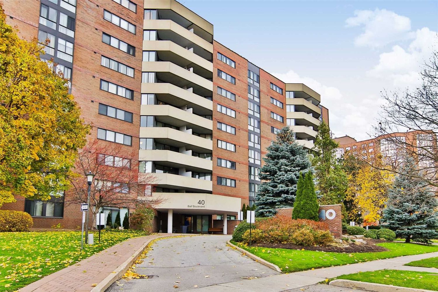 40 Baif Boulevard. 40 Baif Condos is located in  Richmond Hill, Toronto - image #2 of 3