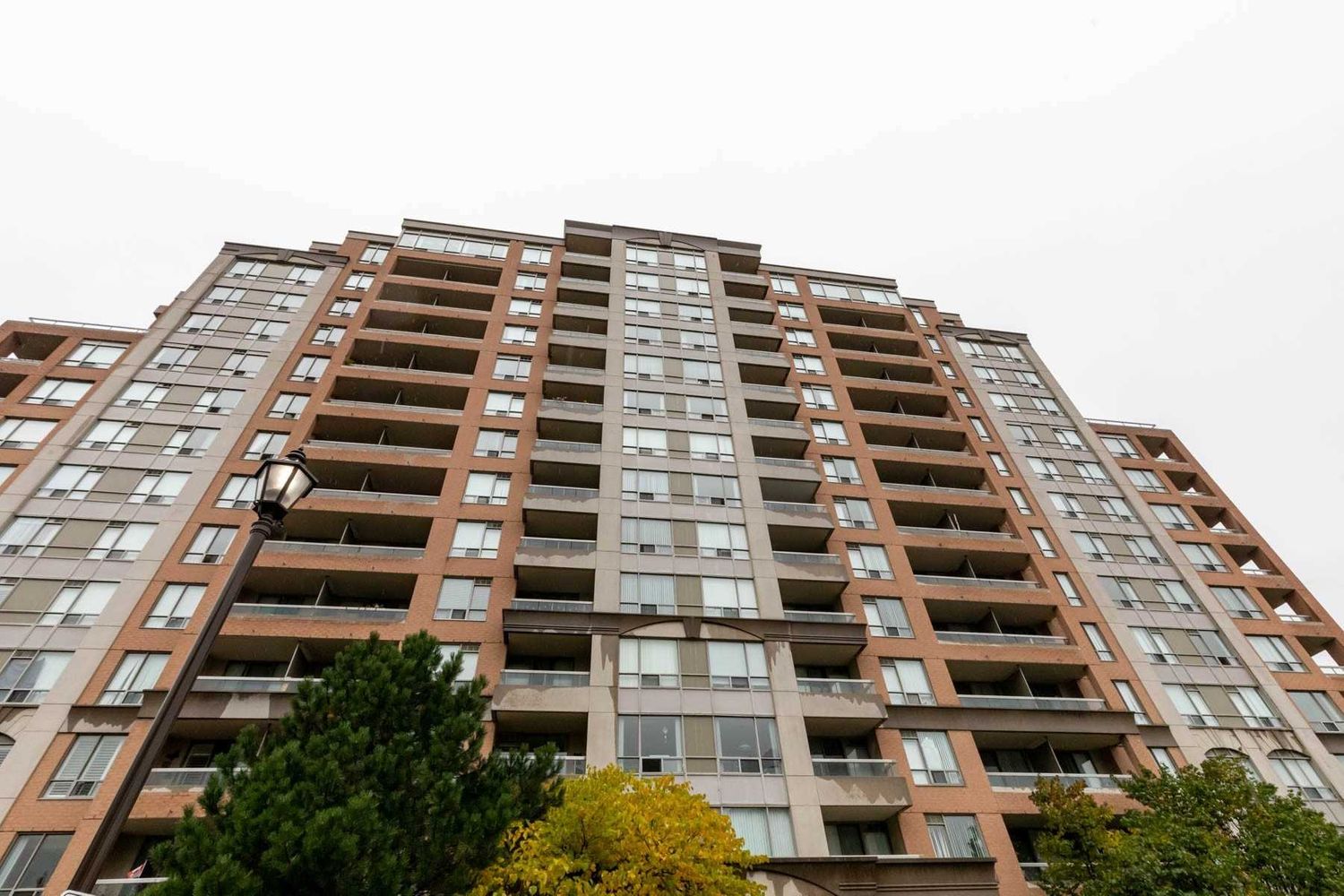 9 Northern Heights Drive. Empire Place on Yonge III Condos is located in  Richmond Hill, Toronto - image #2 of 2