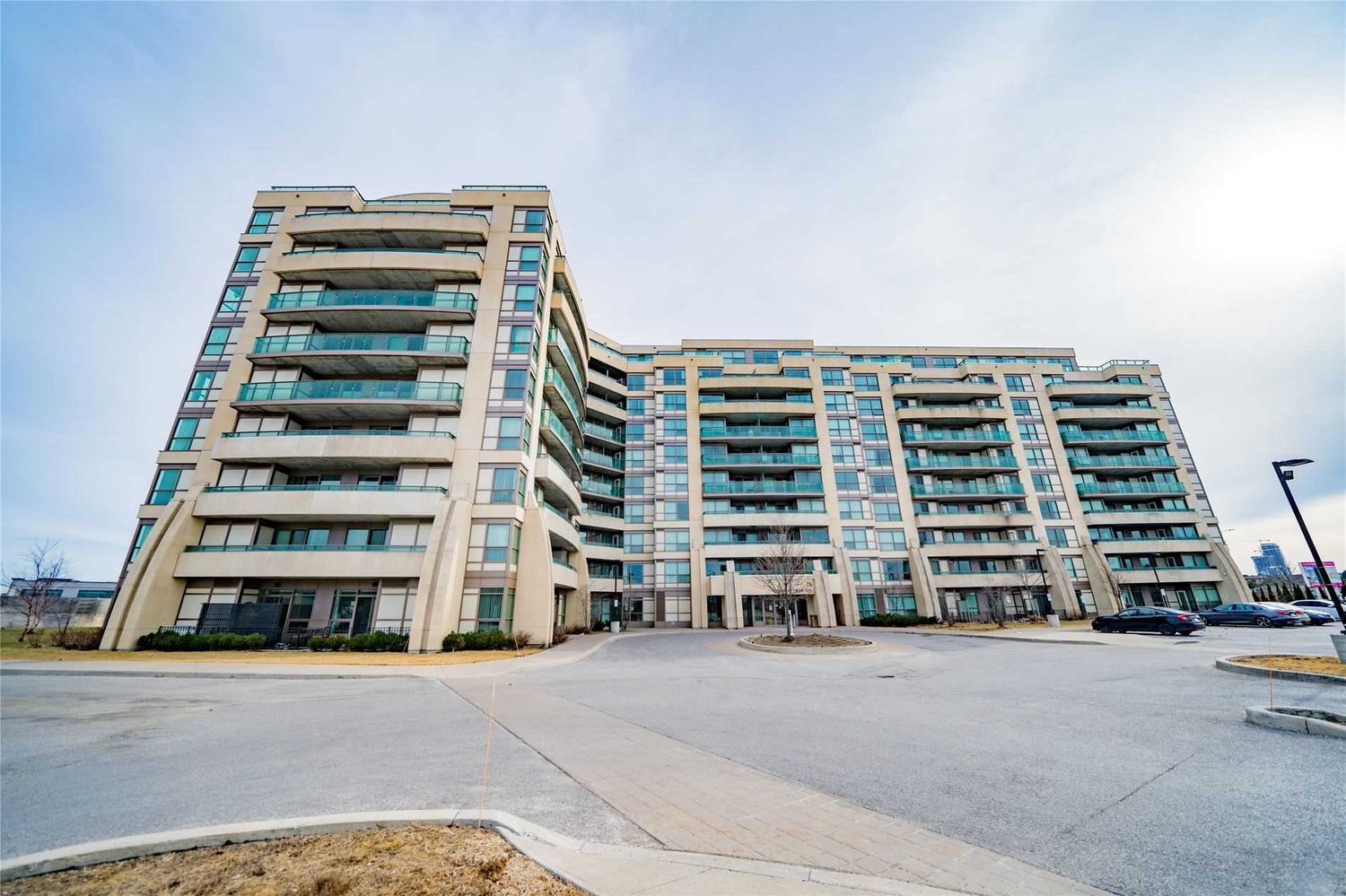 75 Norman Bethune Avenue. Four Seasons Garden Condos is located in  Richmond Hill, Toronto - image #1 of 3