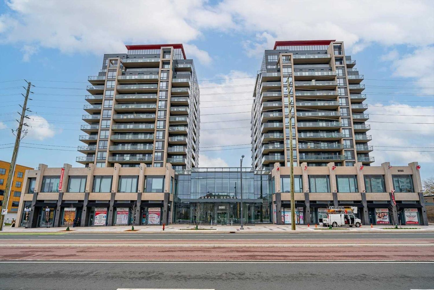 9090 Yonge Street. Grand Genesis Condos is located in  Richmond Hill, Toronto - image #3 of 3