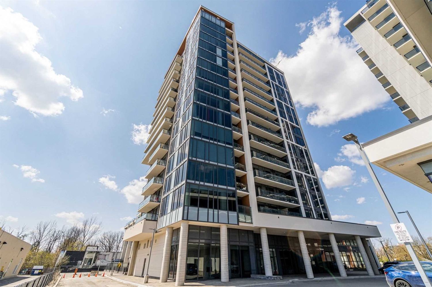 9618 Yonge Street. Grand Palace Condos is located in  Richmond Hill, Toronto - image #2 of 3