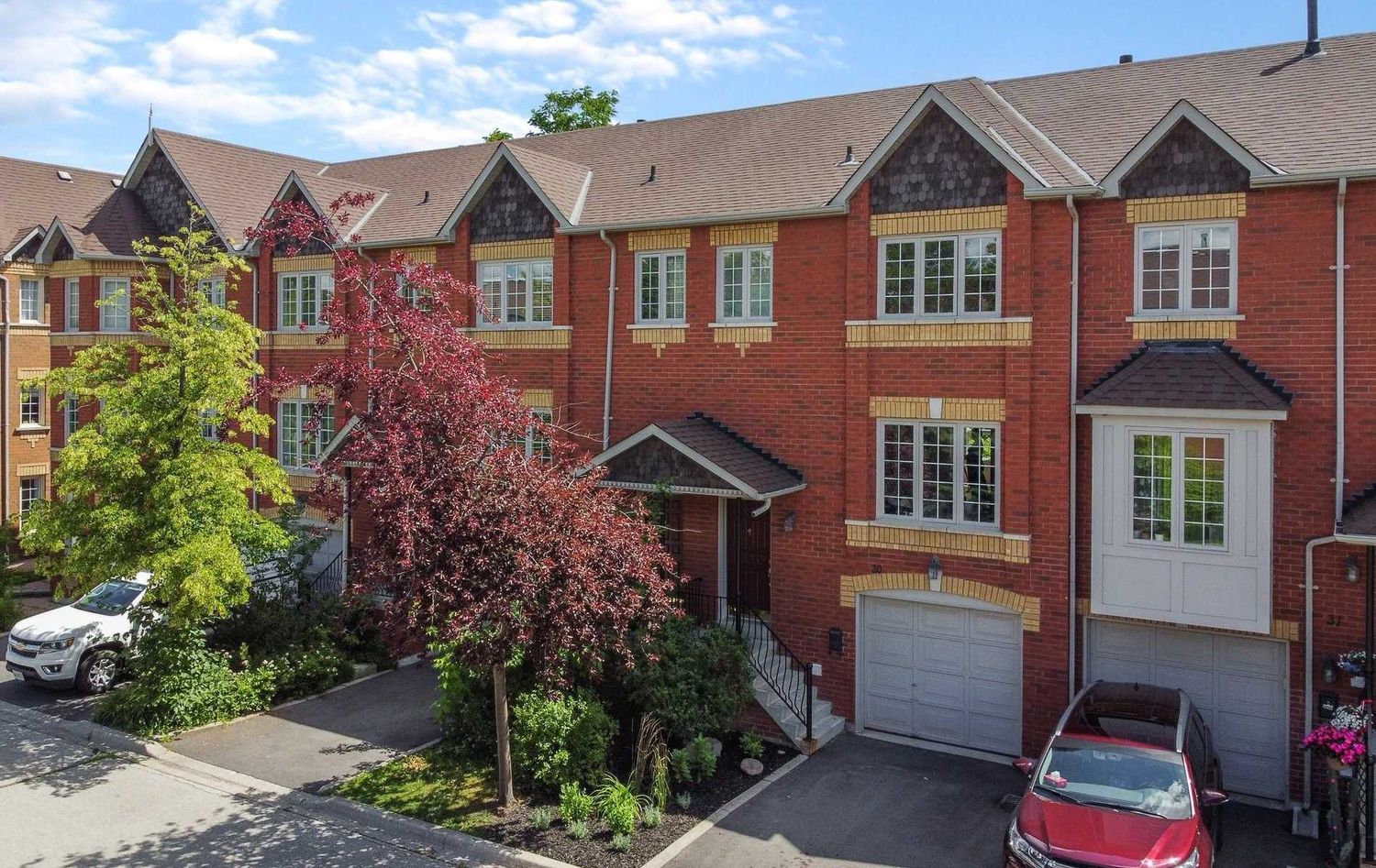 95 Weldrick Road E. Observatory Gate Townhomes is located in  Richmond Hill, Toronto - image #2 of 3
