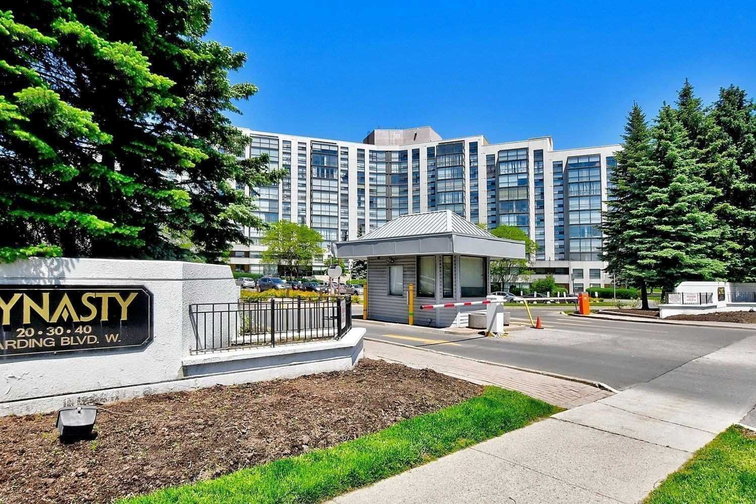 40 Harding Boulevard W. The Dynasty II Condos is located in  Richmond Hill, Toronto - image #3 of 3