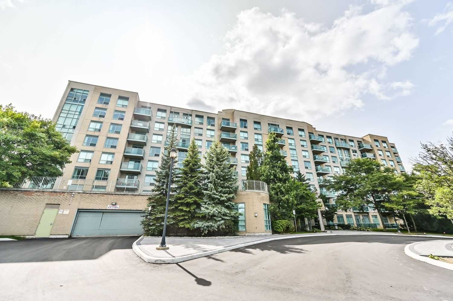 3 Ellesmere Street. The Gates of Bayview Glen Condos is located in  Richmond Hill, Toronto - image #2 of 3