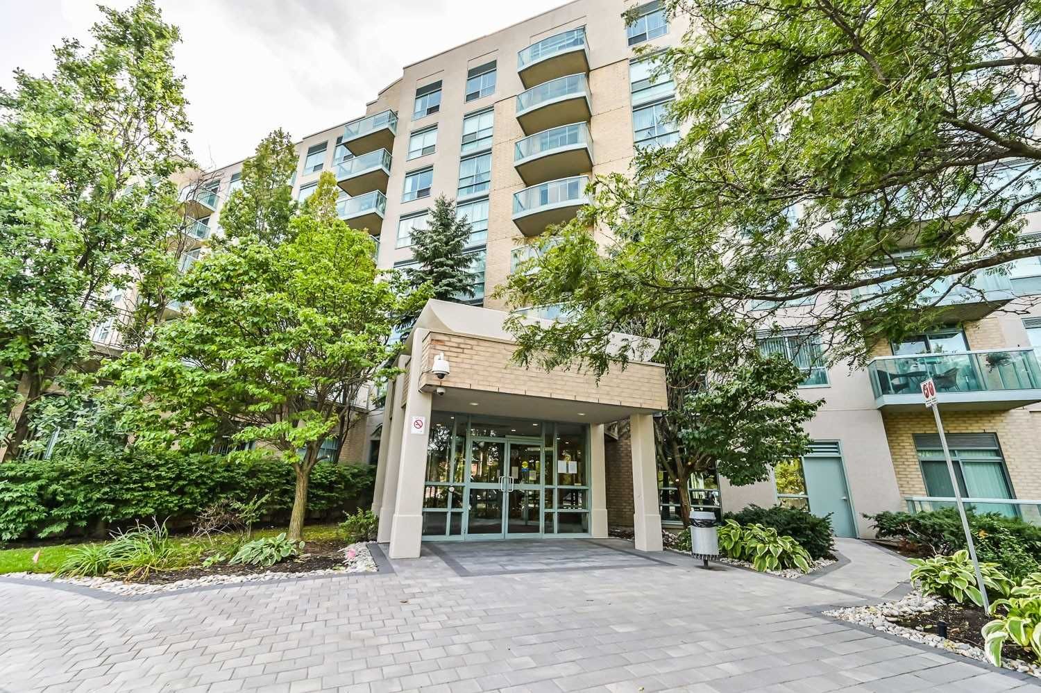 3 Ellesmere Street. The Gates of Bayview Glen Condos is located in  Richmond Hill, Toronto - image #3 of 3