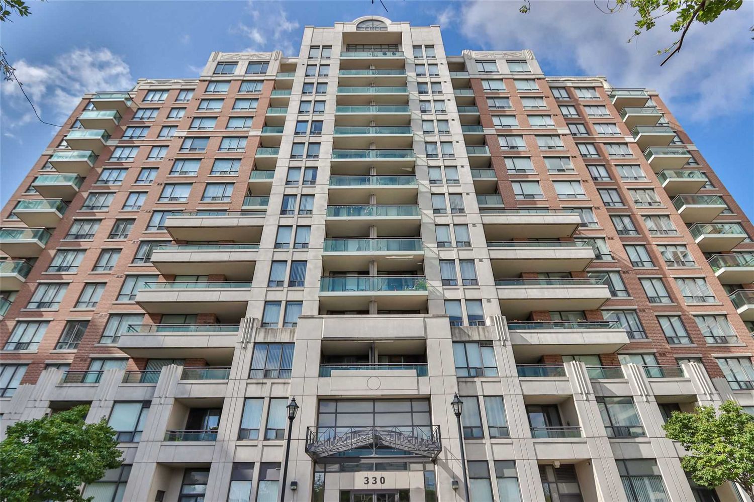 330 Red Maple Road. The Vineyards Condos is located in  Richmond Hill, Toronto - image #3 of 3