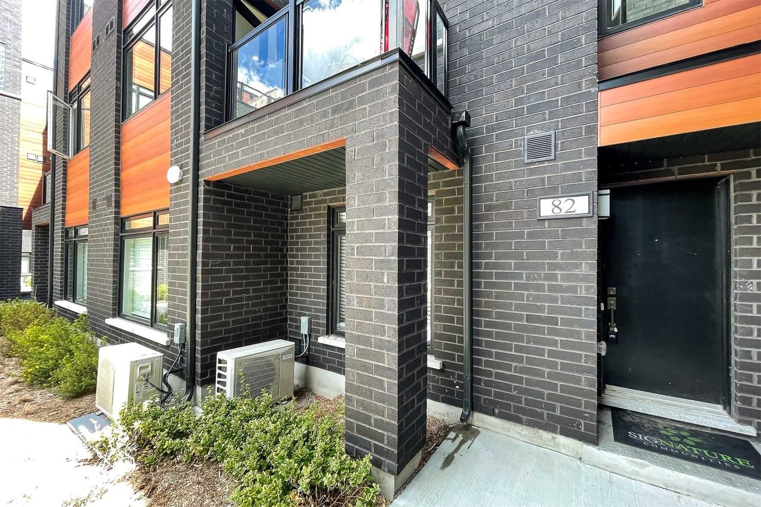 370 Red Maple Road. U Social Townhomes is located in  Richmond Hill, Toronto - image #3 of 3