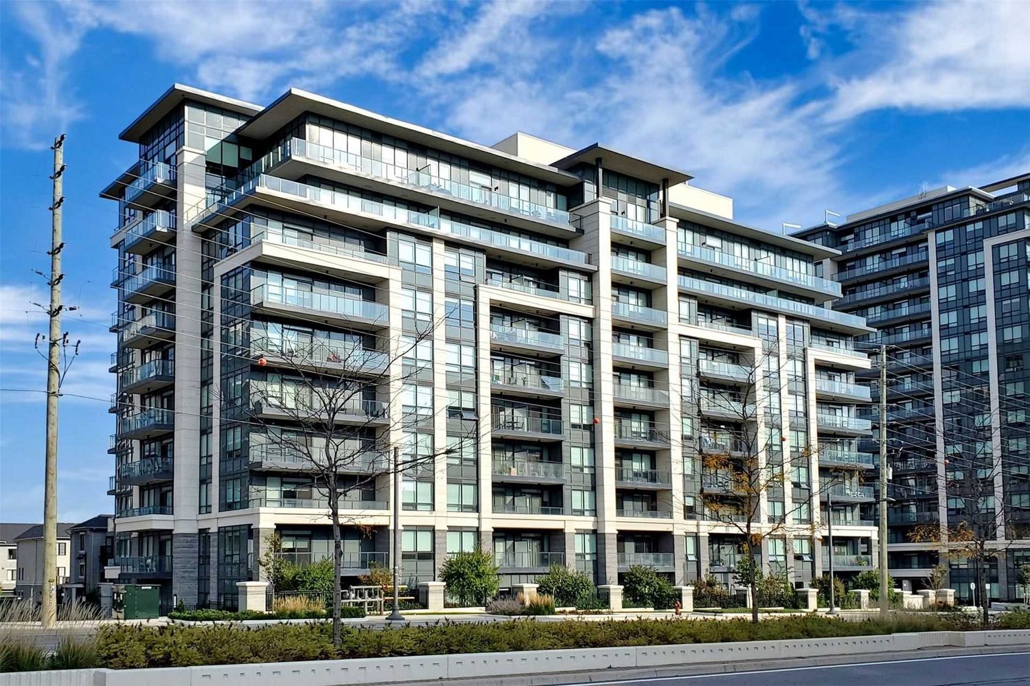 396 Highway 7. Valleymede Towers Condos is located in  Richmond Hill, Toronto - image #1 of 3
