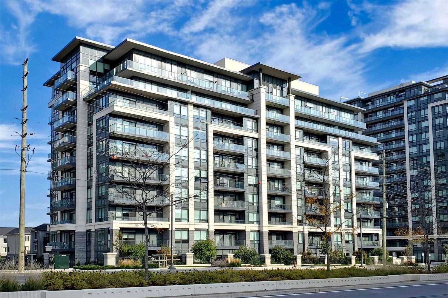 398 Highway 7. Valleymede Towers Condos is located in  Richmond Hill, Toronto - image #1 of 3