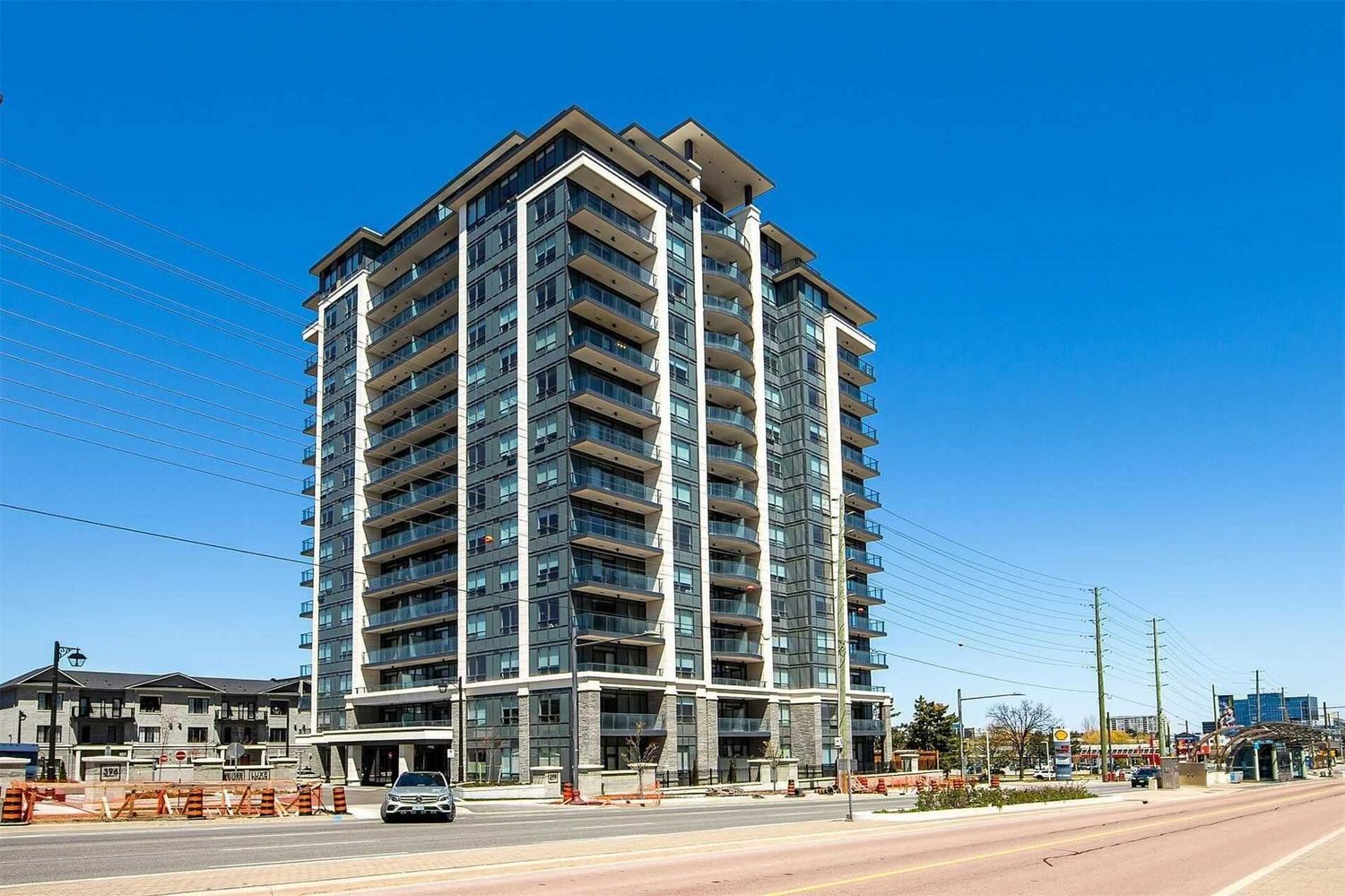 398 Highway 7. Valleymede Towers Condos is located in  Richmond Hill, Toronto - image #2 of 3