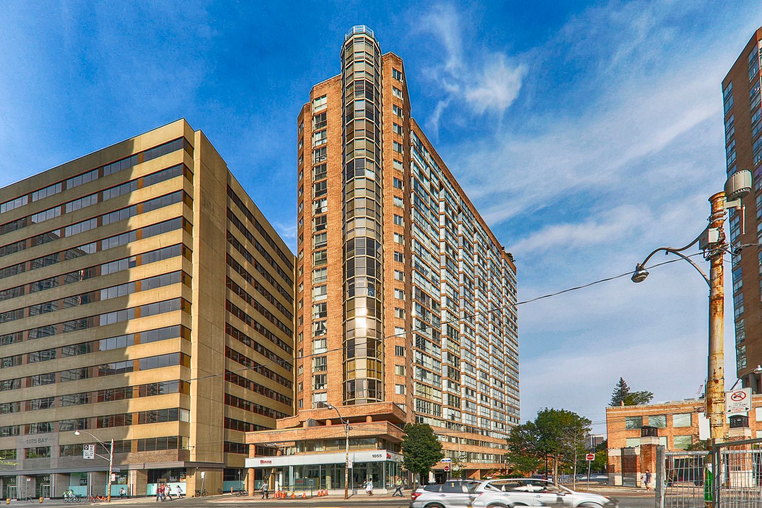 1055 Bay Street. Polo Club I Condos is located in  Downtown, Toronto - image #1 of 6