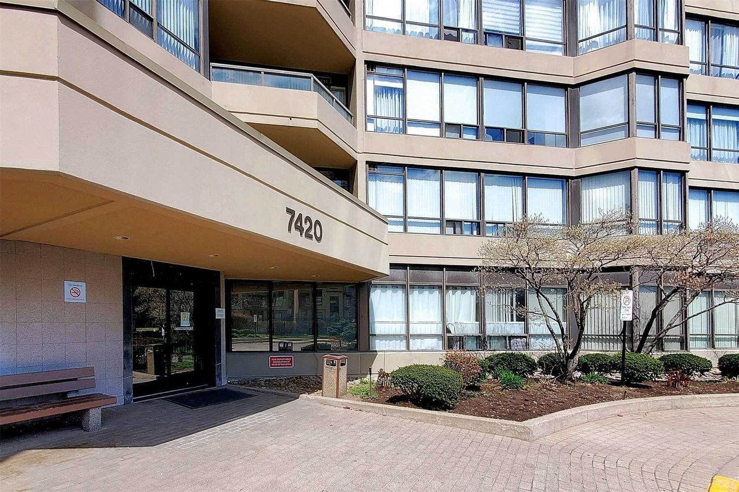 7420 Bathurst Street. 7420 Bathurst Condos is located in  Vaughan, Toronto - image #3 of 3