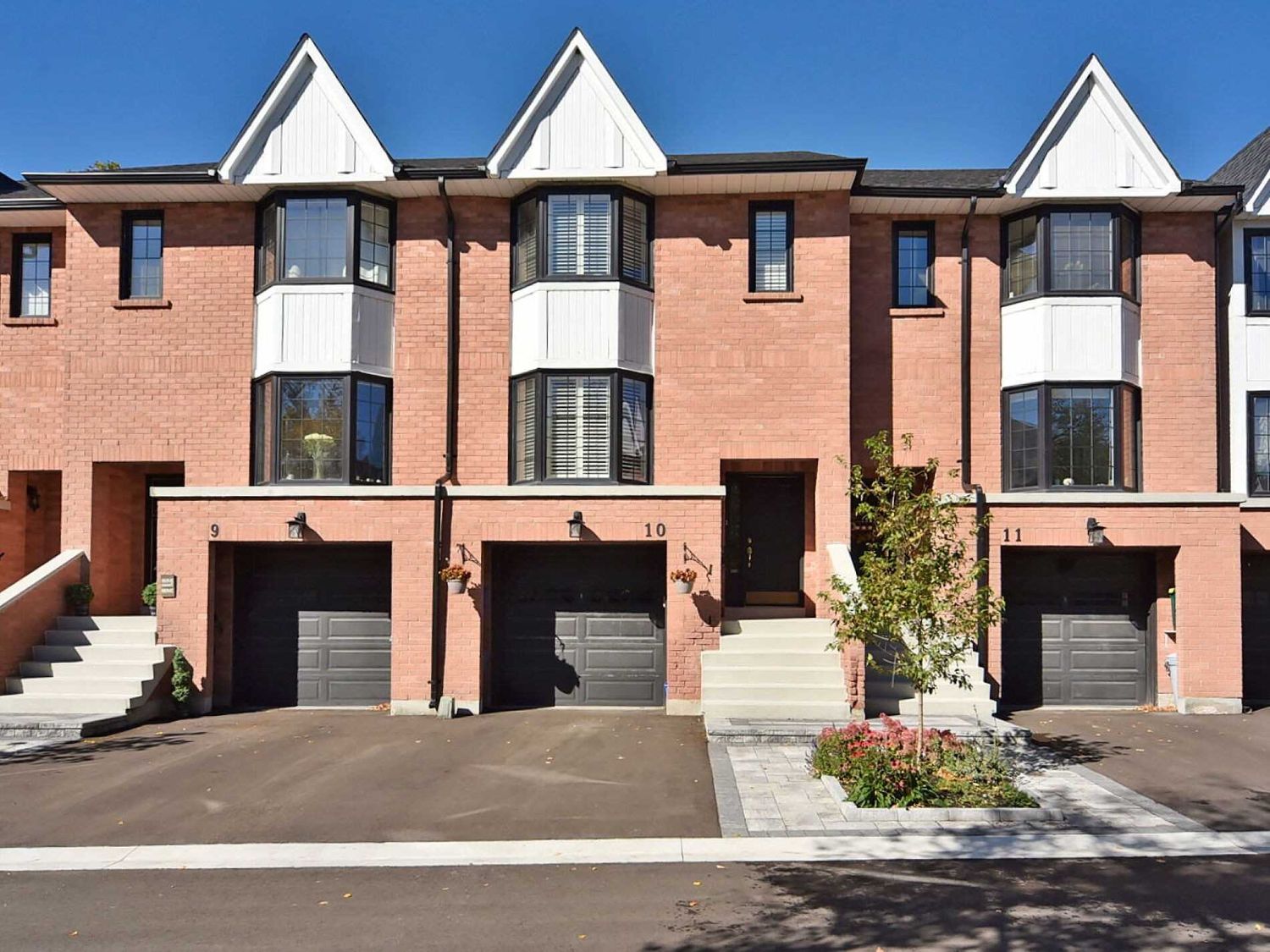 8050 Islington Avenue. 8050 Islington Ave Townhomes is located in  East End, Toronto - image #1 of 3