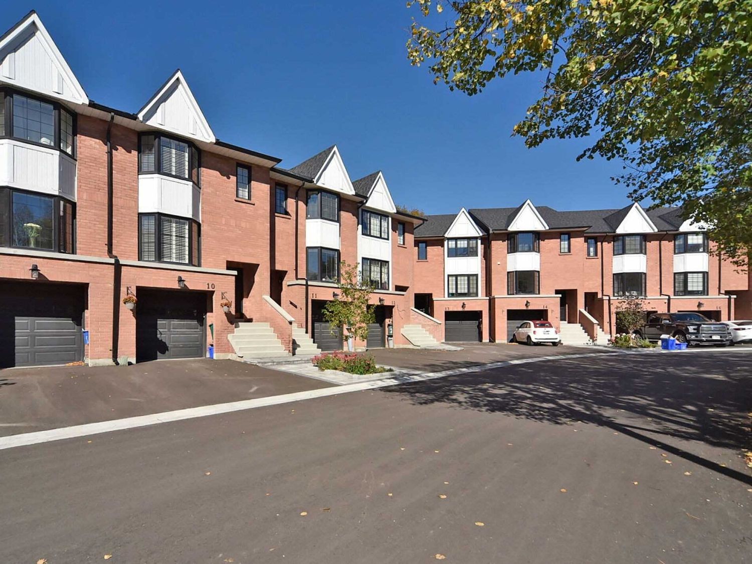 8050 Islington Avenue. 8050 Islington Ave Townhomes is located in  East End, Toronto - image #3 of 3