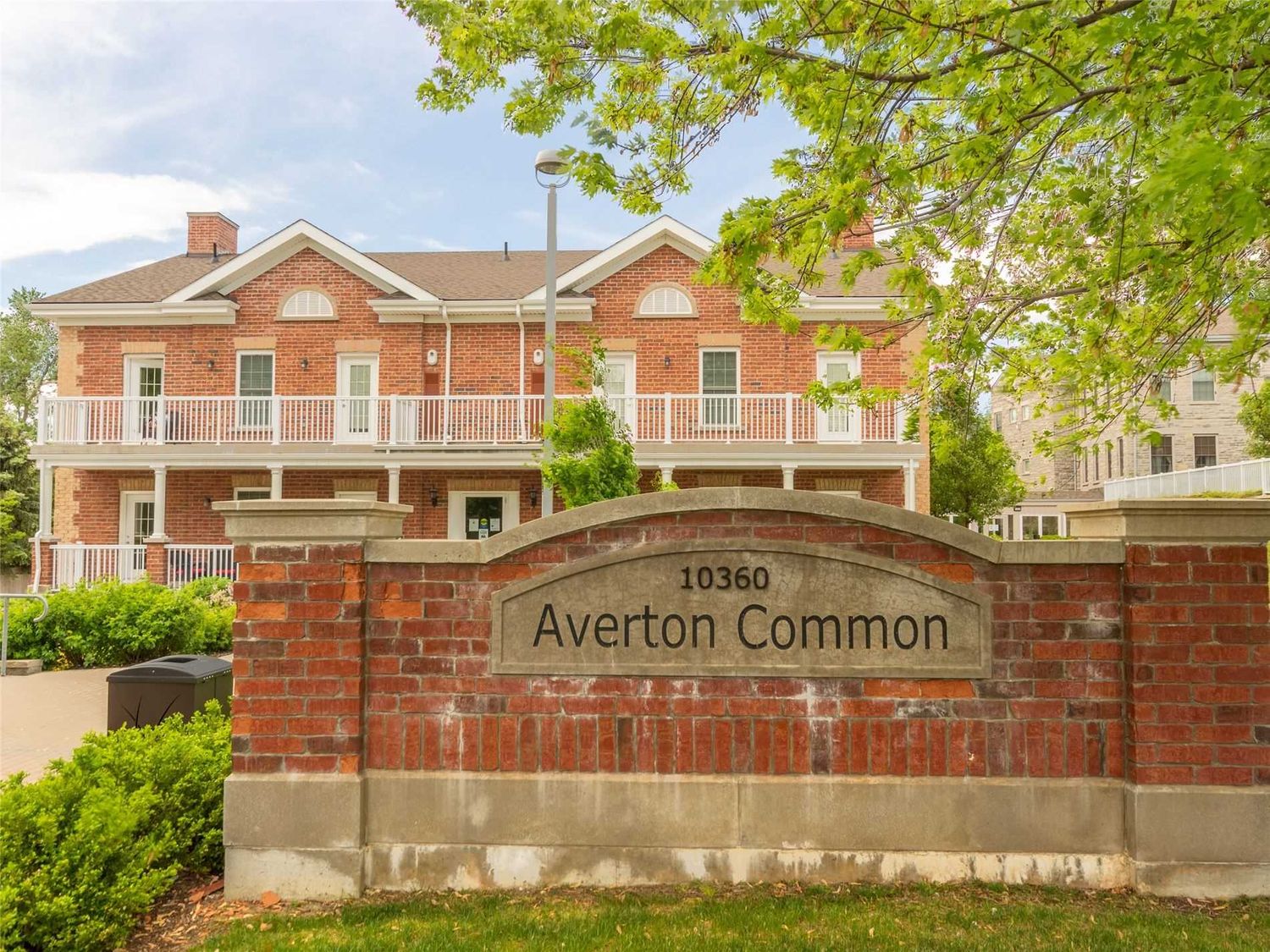 10360 Islington Avenue. Averton Common Condos is located in  Vaughan, Toronto - image #3 of 3