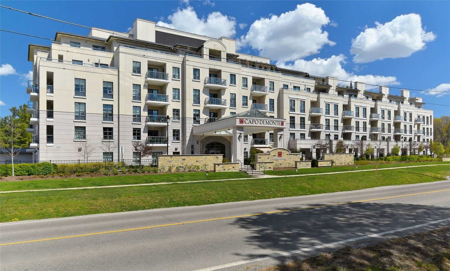 9909 Pine Valley Drive. Capo Di Monte Condos is located in  Vaughan, Toronto - image #1 of 2