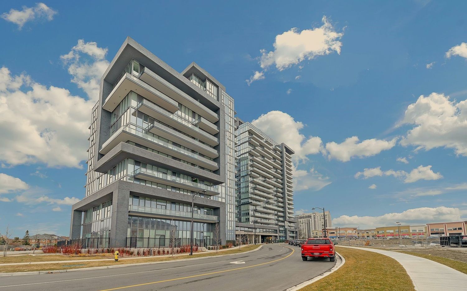 20 Gatineau Drive. D'or Condos is located in  Vaughan, Toronto - image #1 of 8