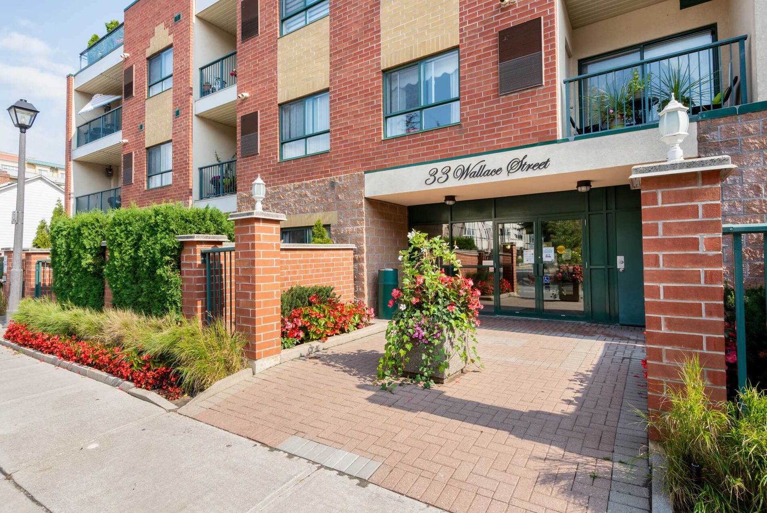 33 Wallace Street. Park Lane Condominiums is located in  Vaughan, Toronto - image #2 of 2