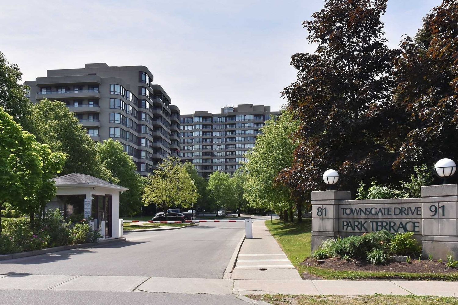 91 Townsgate Drive. Park Terrace II Condos is located in  Vaughan, Toronto - image #3 of 3
