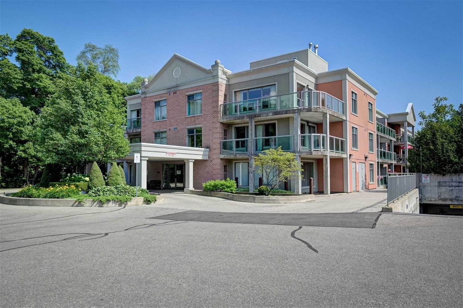 245 Pine Grove Road. Pine Grove Condos is located in  East End, Toronto - image #1 of 2