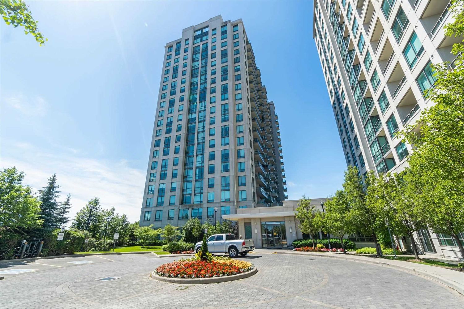 100 Promenade Circle. Residences of Promenade Park is located in  Vaughan, Toronto - image #2 of 2