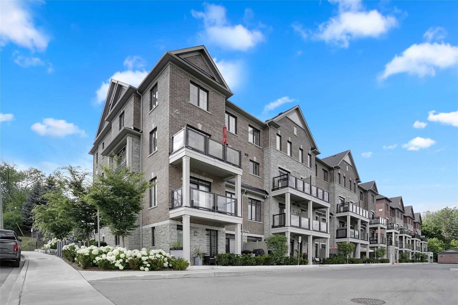 165-201 Pine Grove Road. Riverside in Pine Grove Townhomes is located in  East End, Toronto - image #1 of 3