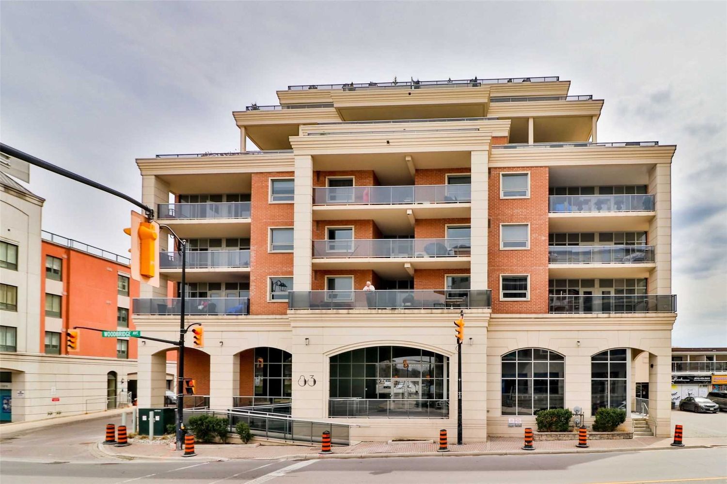 83 Woodbridge Avenue. Terraces On The Park Condos is located in  Vaughan, Toronto - image #1 of 3