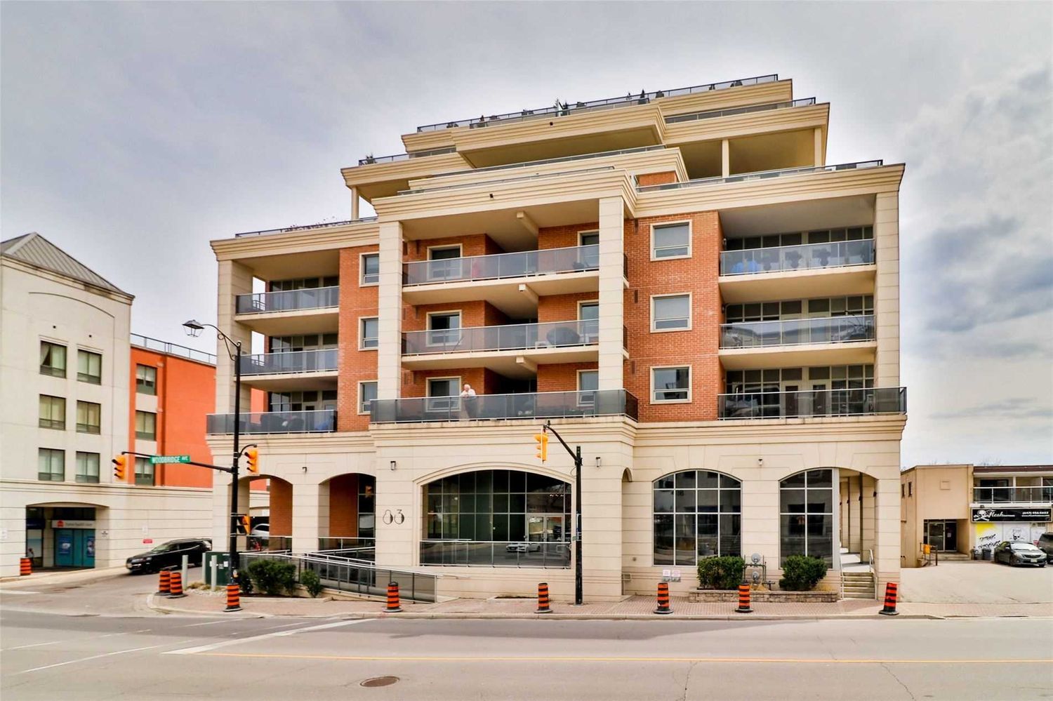 83 Woodbridge Avenue. Terraces On The Park Condos is located in  Vaughan, Toronto - image #2 of 3