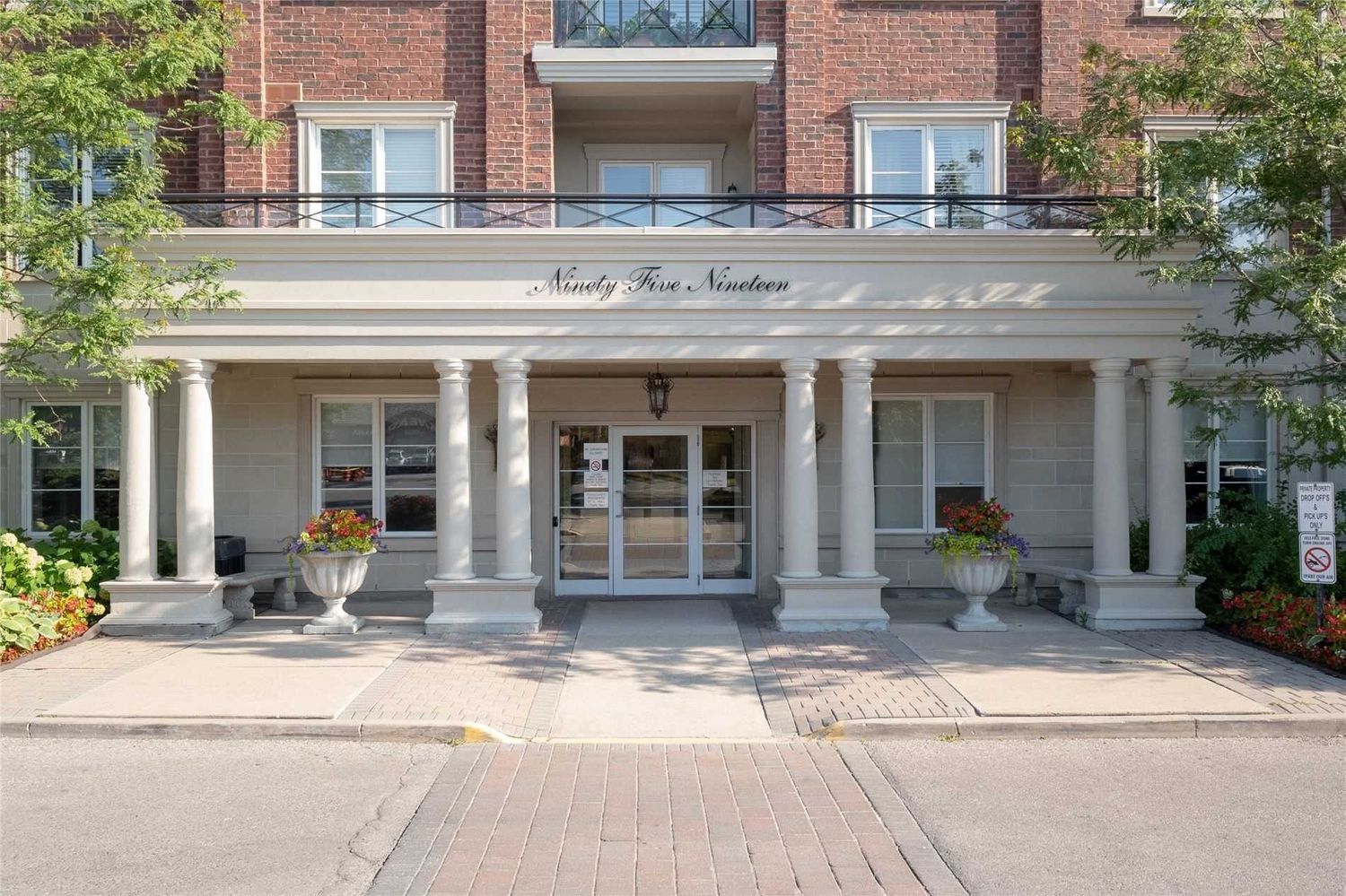 9519 Keele Street. The Amalfi Condos is located in  Vaughan, Toronto - image #3 of 3