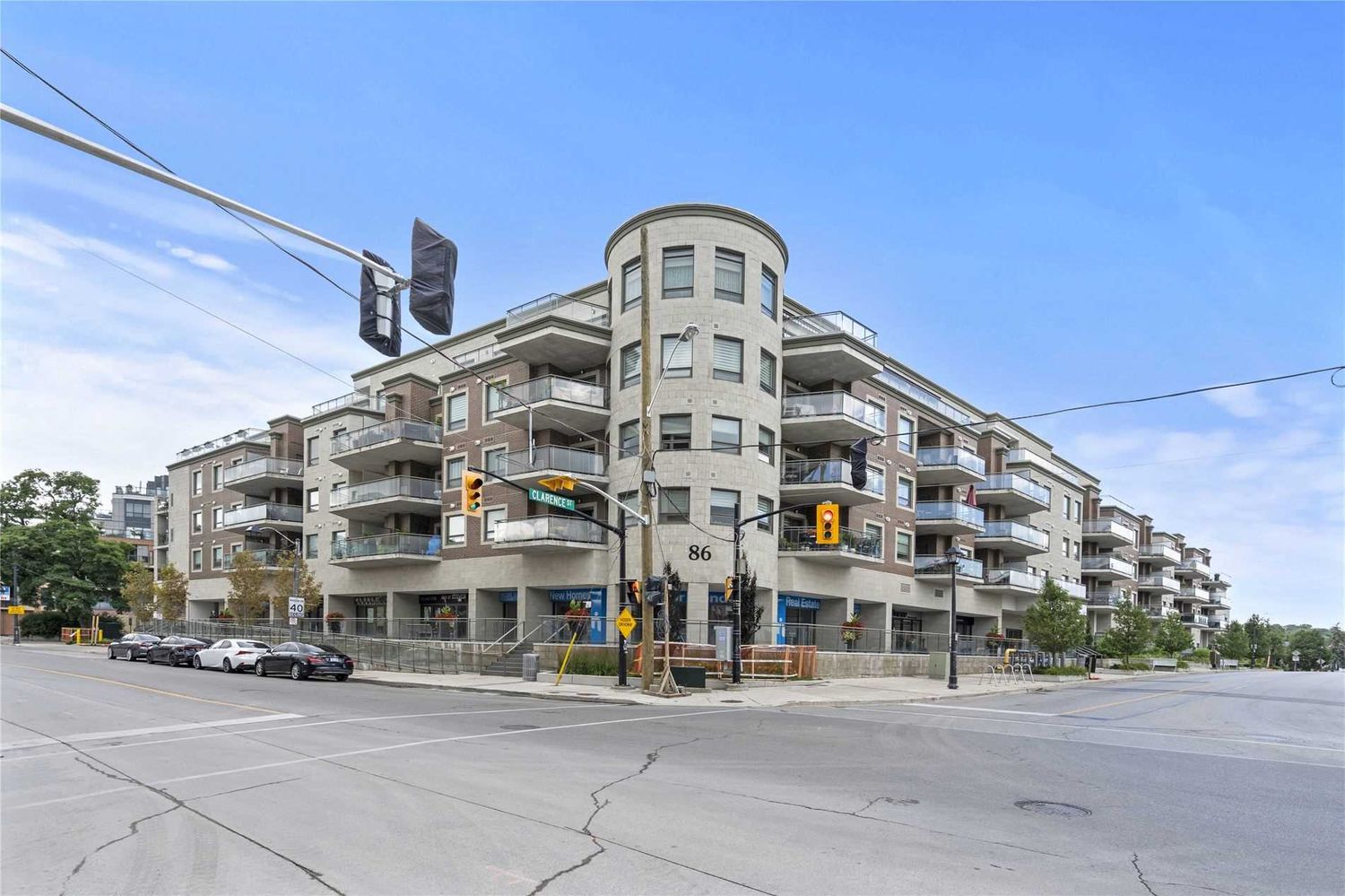 86 Woodbridge Avenue. The Clarence Condos is located in  Vaughan, Toronto - image #1 of 2