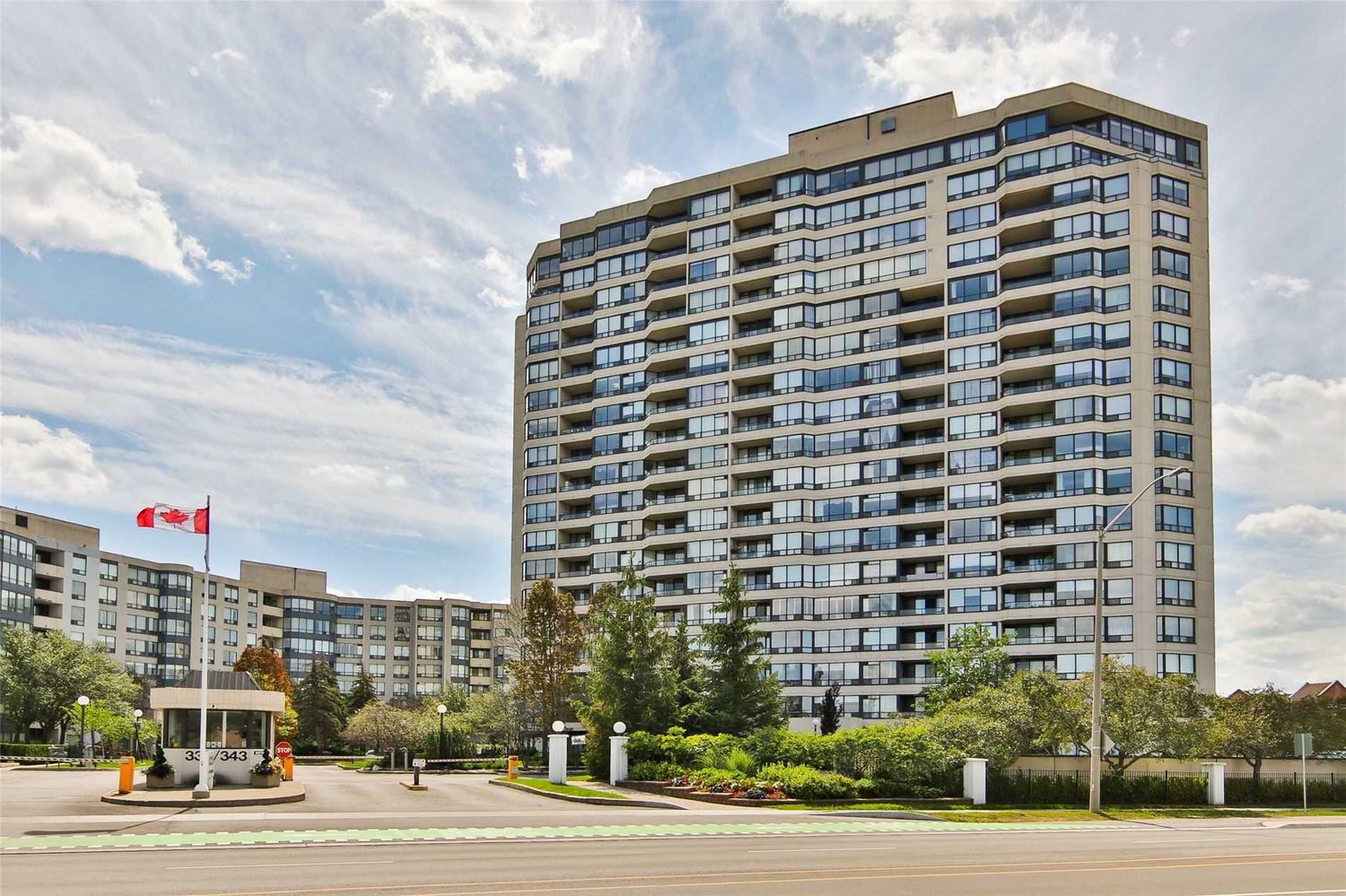343 Clark Avenue W. The Conservatory II Condos is located in  Vaughan, Toronto - image #1 of 3