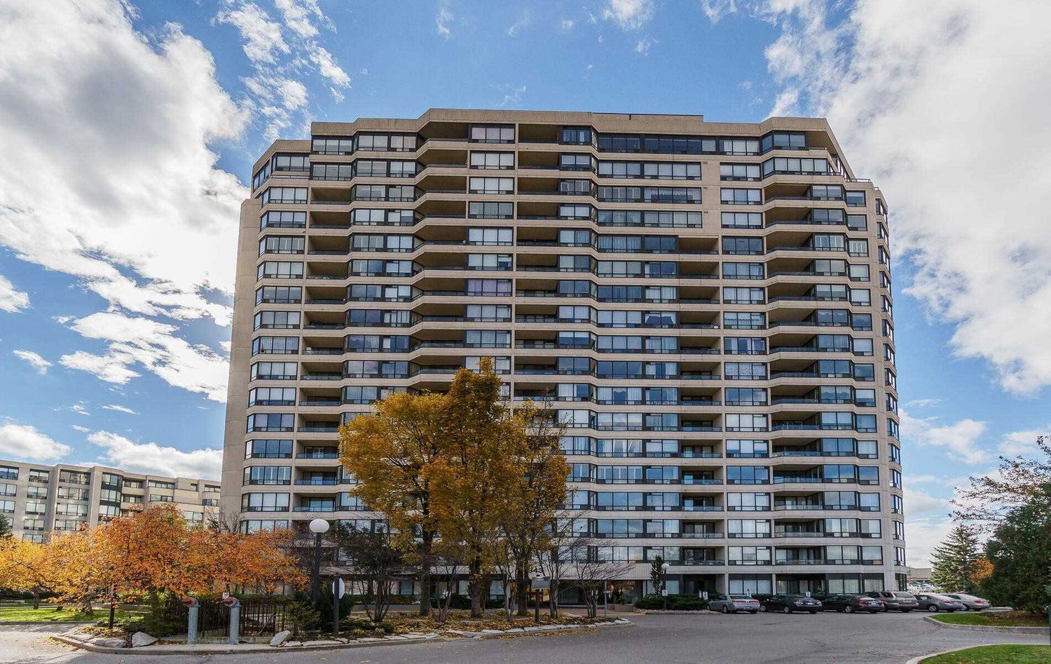 343 Clark Avenue W. The Conservatory II Condos is located in  Vaughan, Toronto - image #2 of 3